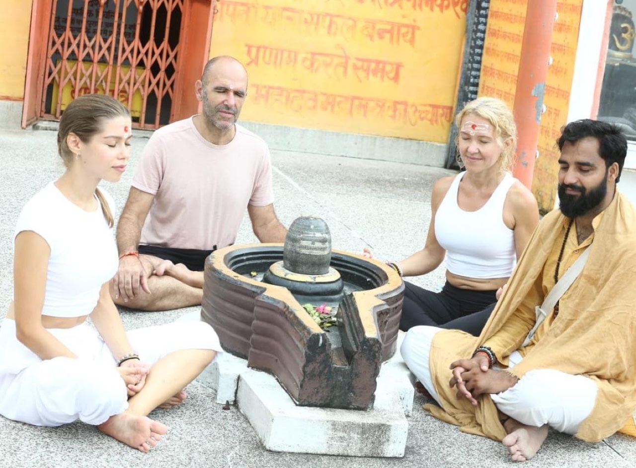 Ceremonia tradicional con el equipo de ACICA en India